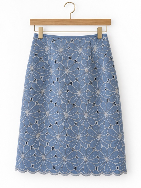 Apuweiser Riche Dresses & Skirts - Apuweiser Riche Blue and White Floral Embroidered Lace Pencil Skirt Size 0 XXS